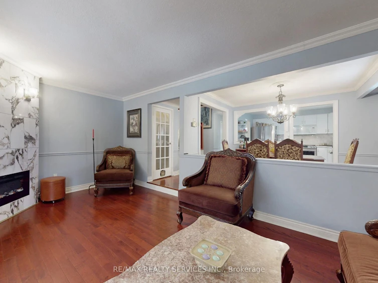9 Malabar Crescent, Brampton, ON, L6S 3X6 - 7