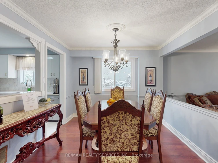 9 Malabar Crescent, Brampton, ON, L6S 3X6 - 8