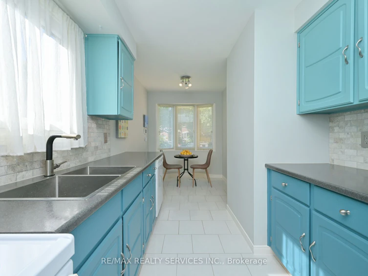 8 Oleander Crescent, Brampton, ON, L6Z 2C2 - 10