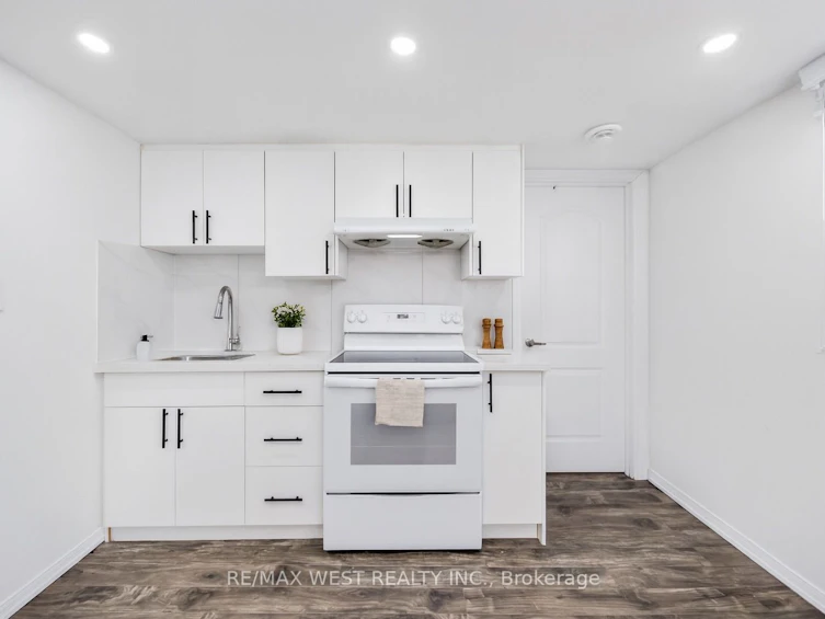 5 Henley Crescent, Toronto, ON, M9W 2W8 - 17