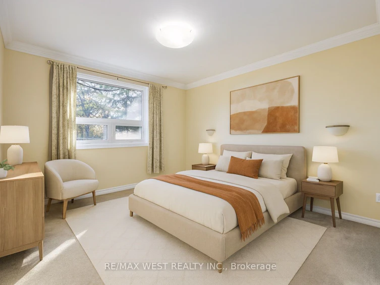 5 Henley Crescent, Toronto, ON, M9W 2W8 - 9
