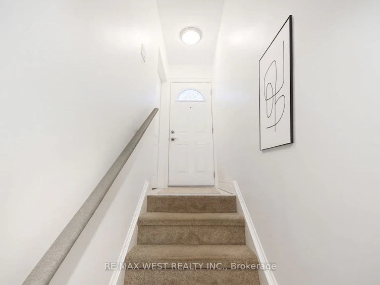 5 Henley Crescent, Toronto, ON, M9W 2W8 - 13