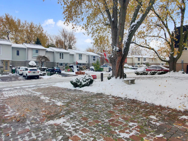 2 Grove Park Square, Brampton, ON, L6S 2K3 - 2