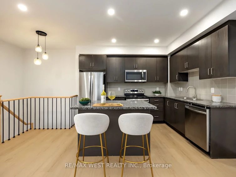 120-11 Applewood Lane, Toronto, ON, M9C 0C1 - 2