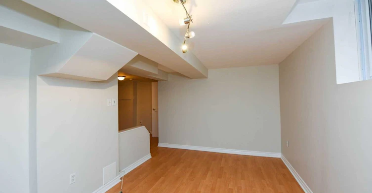 6459 Tisler Crescent, Mississauga, ON, L5N 3G6 - 4