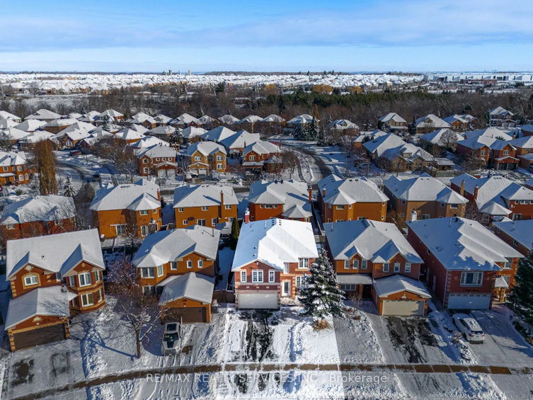 71 Hutton Crescent, Caledon, ON, L7C 1A7 - 2