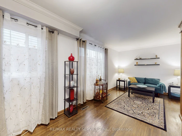 8 Stephensen Court, Brampton, ON, L6V 3X8 - 7