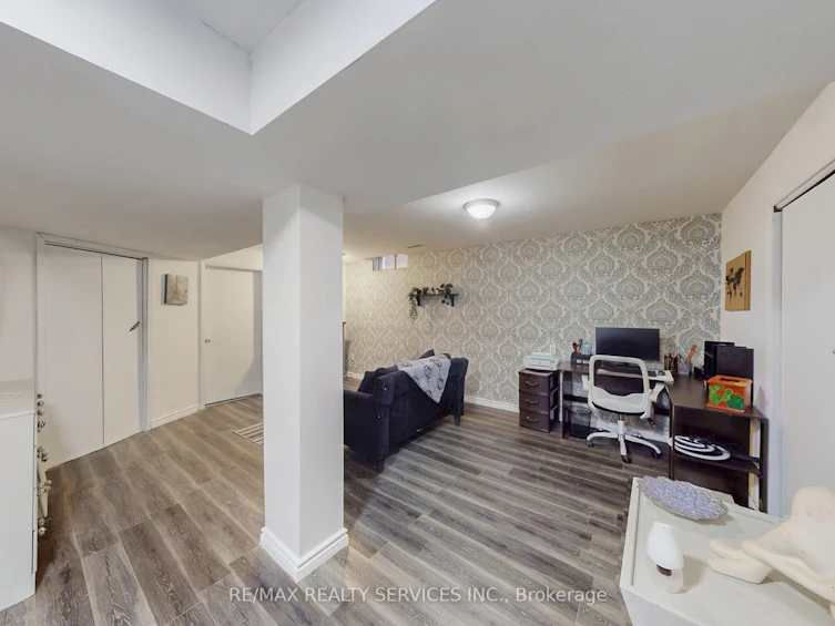8 Stephensen Court, Brampton, ON, L6V 3X8 - 33