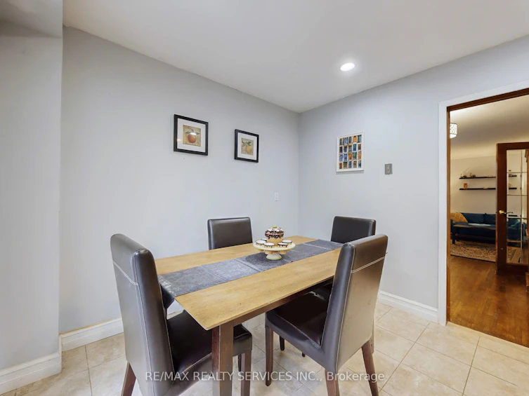 8 Stephensen Court, Brampton, ON, L6V 3X8 - 12