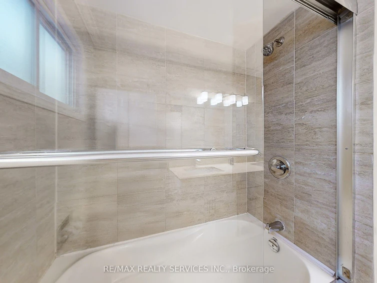 8 Stephensen Court, Brampton, ON, L6V 3X8 - 31