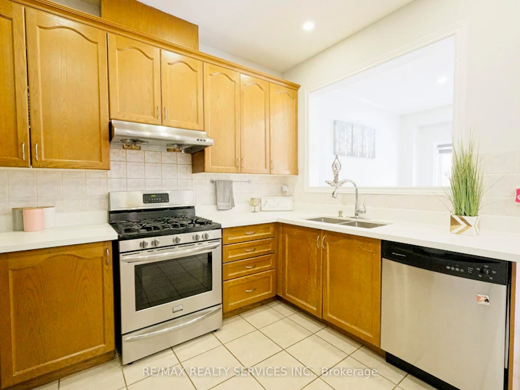 49 Crystalview Crescent, Brampton, ON, L6P 2R7 - 11