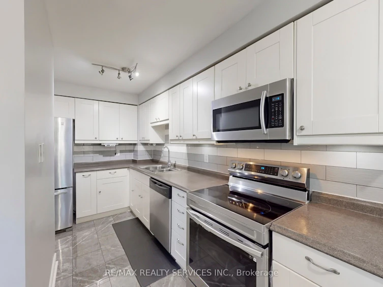 14 Bryant Court, Brampton, ON, L6X 2T1 - 12