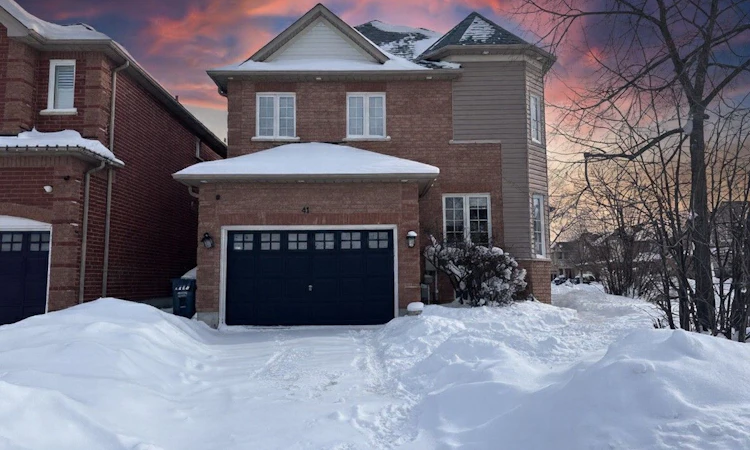 41 Fallstar Crescent