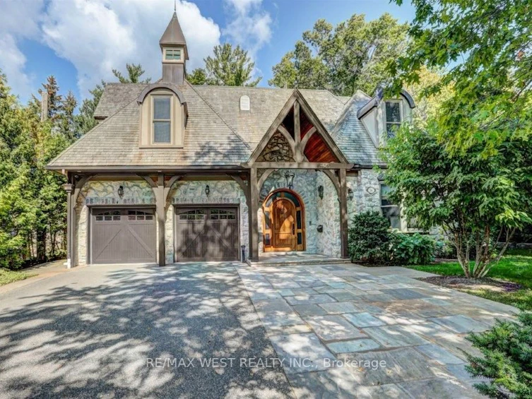 36 Sir Williams Lane, Toronto, ON, M9A 1V1 - 2
