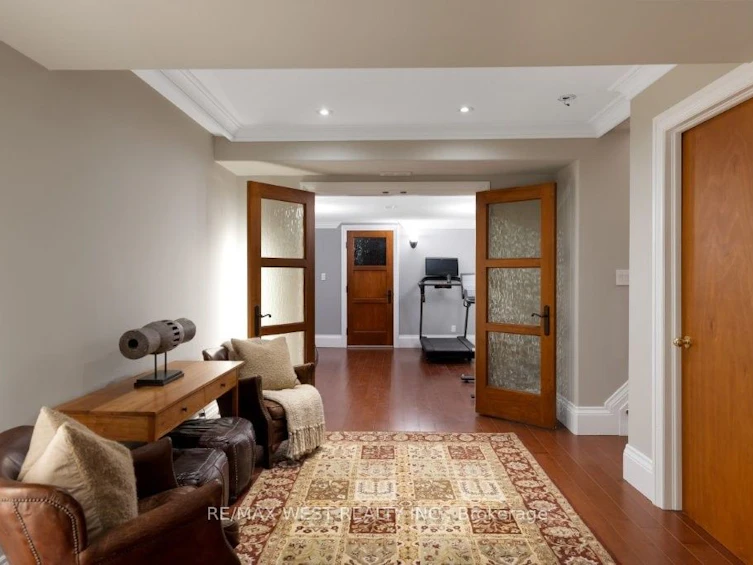36 Sir Williams Lane, Toronto, ON, M9A 1V1 - 36