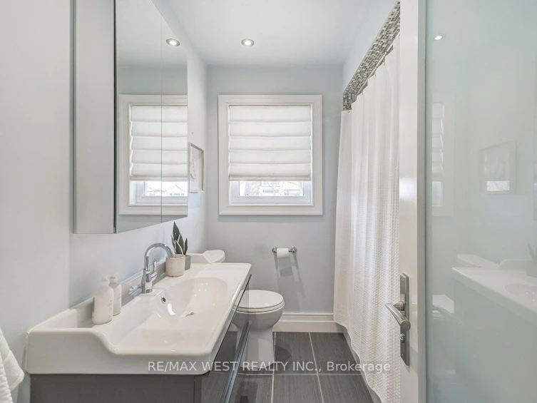 195 Berry Road, Toronto, ON, M8Y 1X2 - 22