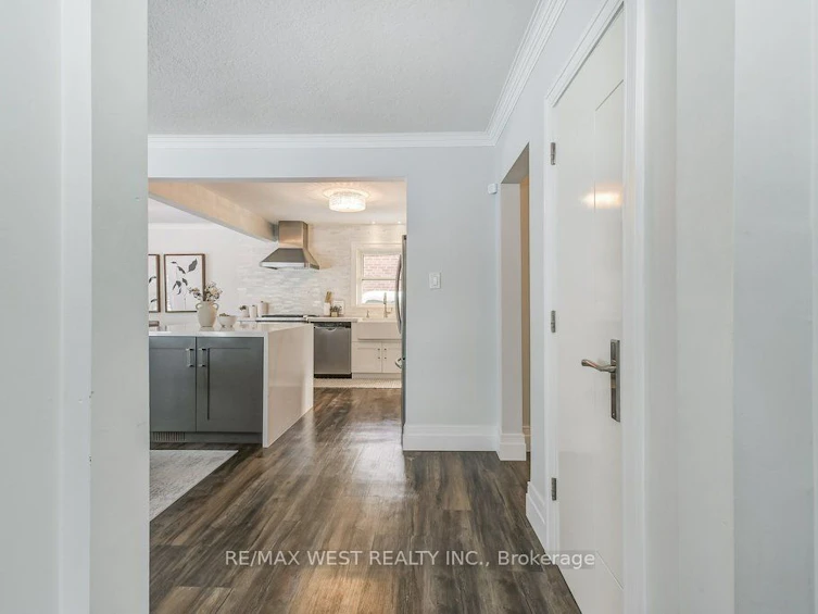 195 Berry Road, Toronto, ON, M8Y 1X2 - 5
