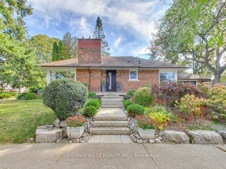 195 Berry Road, Toronto, ON, M8Y 1X2 - 2