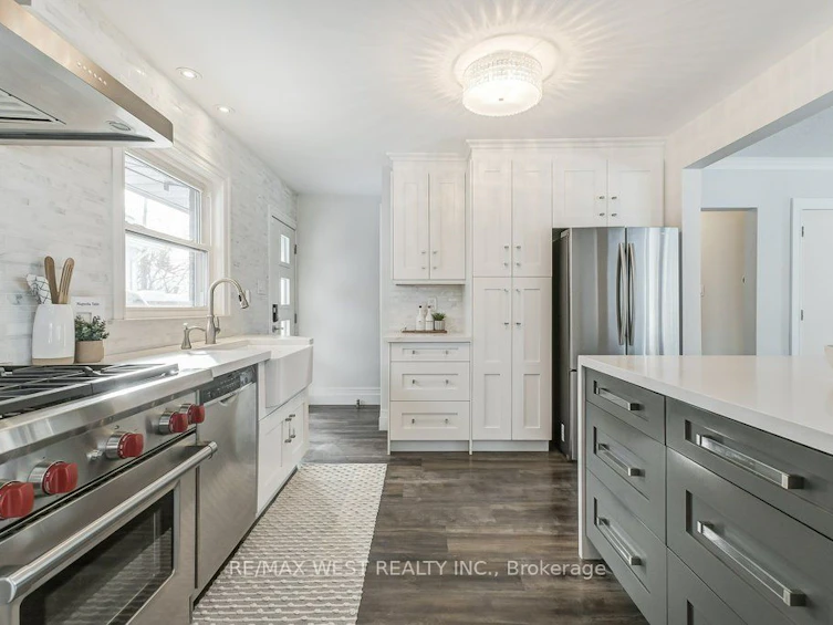 195 Berry Road, Toronto, ON, M8Y 1X2 - 15