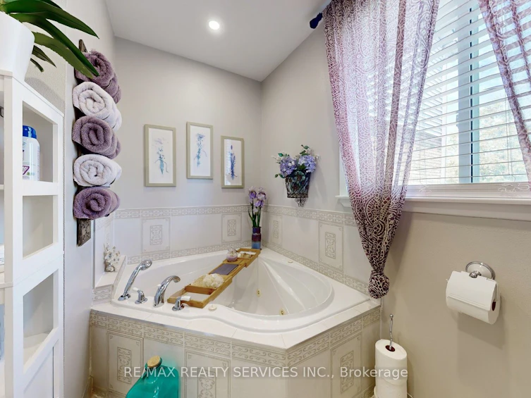 72 Carisbrooke Court, Brampton, ON, L6S 3K1 - 26