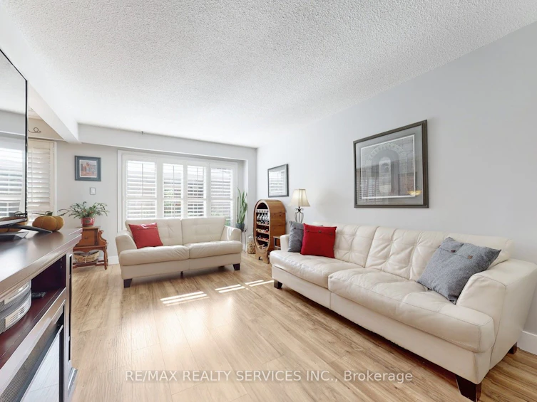 72 Carisbrooke Court, Brampton, ON, L6S 3K1 - 8