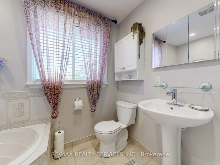 72 Carisbrooke Court, Brampton, ON, L6S 3K1 - 25