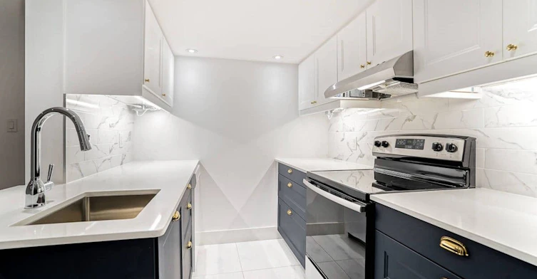 Lower-7 Vancho Crescent S, Toronto, ON, M9A 4Z1 - 4