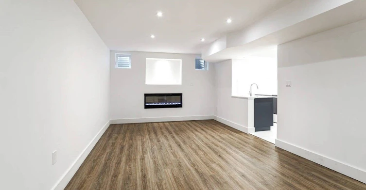 Lower-7 Vancho Crescent S, Toronto, ON, M9A 4Z1