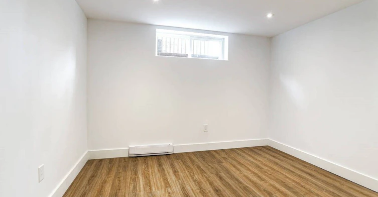 Lower-7 Vancho Crescent S, Toronto, ON, M9A 4Z1 - 8