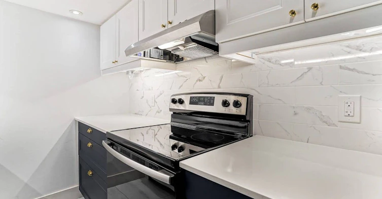 Lower-7 Vancho Crescent S, Toronto, ON, M9A 4Z1 - 5
