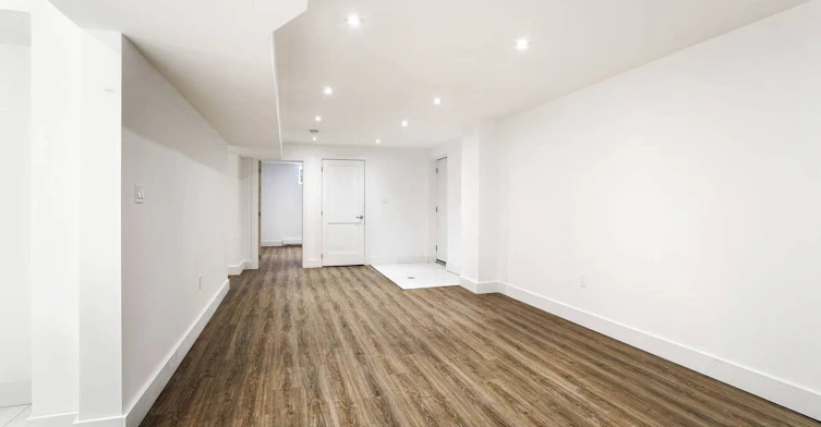 Lower-7 Vancho Crescent S, Toronto, ON, M9A 4Z1 - 2
