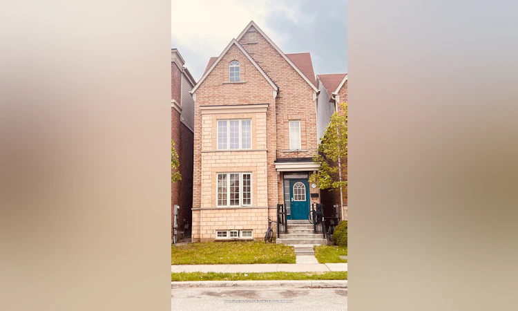 22 Troyer Avenue