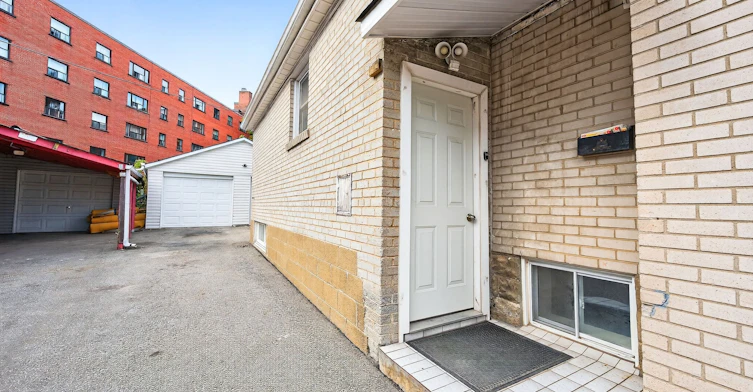 LOWER FRONT-116 Branstone Road, Toronto, ON, M6E 4E5 - 9