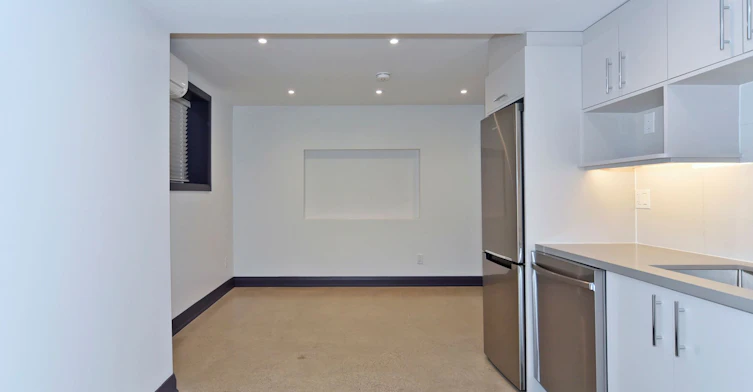 2-230 Boon Avenue, Toronto, ON, M6E 3Z8 - 9