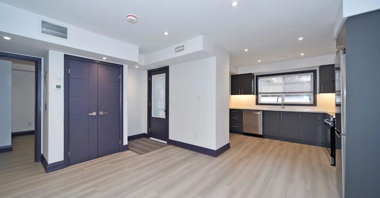 4-230 Boon Avenue, Toronto, ON, M6E 3Z8 - 6