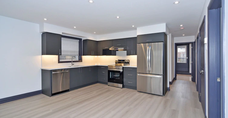 5-230 Boon Avenue, Toronto, ON, M6E 3Z8 - 5