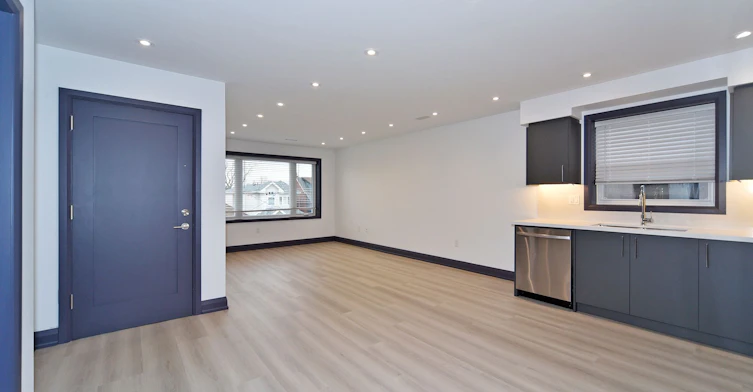 5-230 Boon Avenue, Toronto, ON, M6E 3Z8 - 6