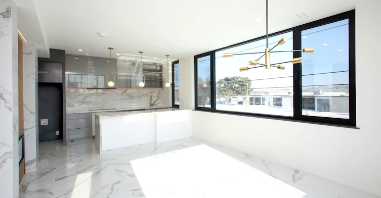 2 Owen Drive, Toronto, ON, M8W 1W7 - 9