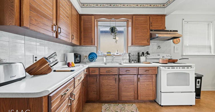 98 Yorkview Drive, Toronto, ON, M8Z 2G4 - 3