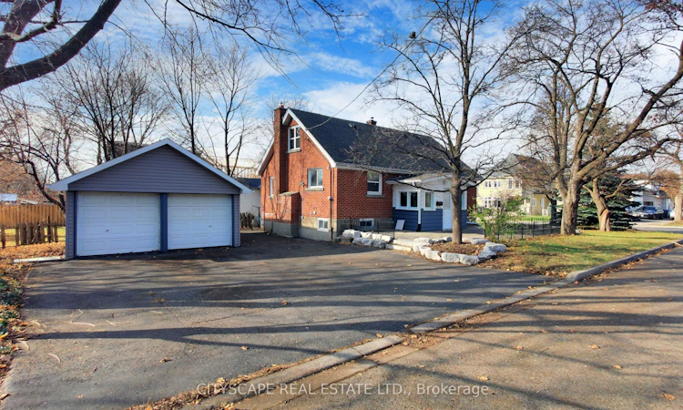 39 Woodward Avenue