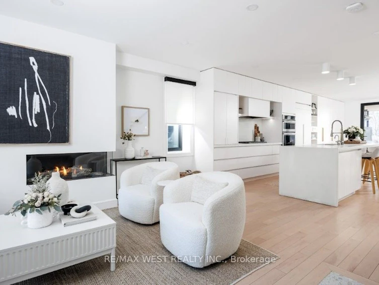 424 Clendenan Avenue, Toronto, ON, M6P 2X6