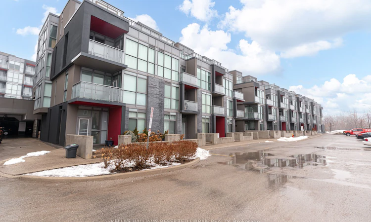 C401-5260 Dundas Street N
