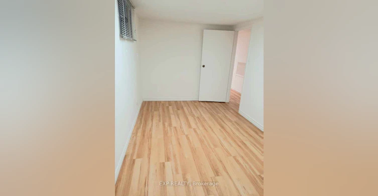 4-227 Evelyn Avenue, Toronto, ON, M6P 2Z8 - 4