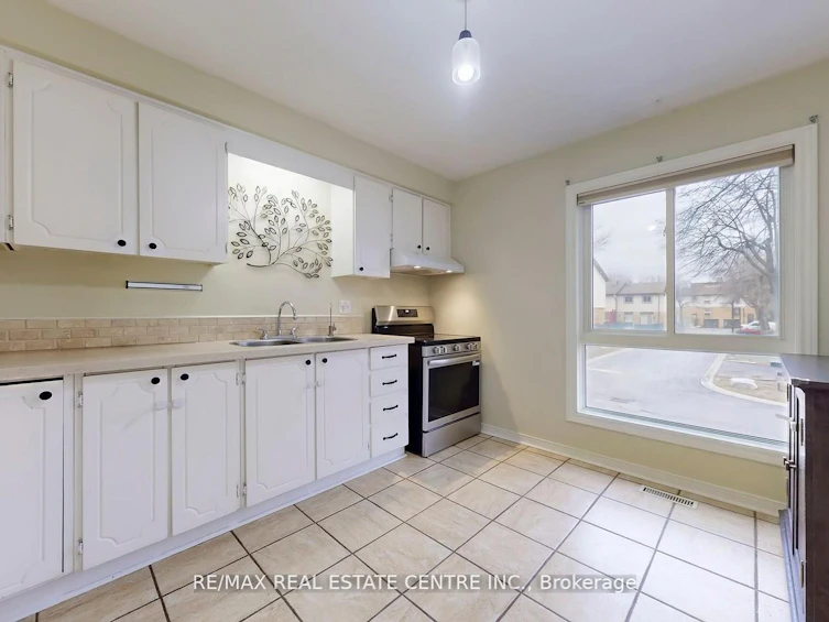 355 Ontario Street N, Milton, ON, L9T 3J3 - 6