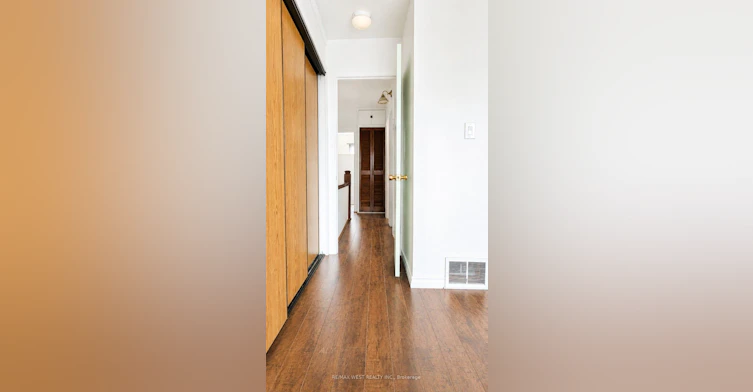 upper-321 Caledonia Road, Toronto, ON, M6E 4T4 - 10