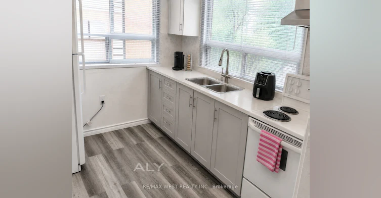 upper-321 Caledonia Road, Toronto, ON, M6E 4T4 - 5