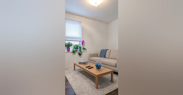 upper-321 Caledonia Road, Toronto, ON, M6E 4T4 - 9
