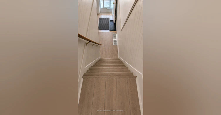 upper-321 Caledonia Road, Toronto, ON, M6E 4T4 - 3