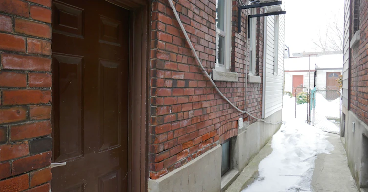 Lower-1026 Ossington Avenue, Toronto, ON, M6G 3V6 - 8