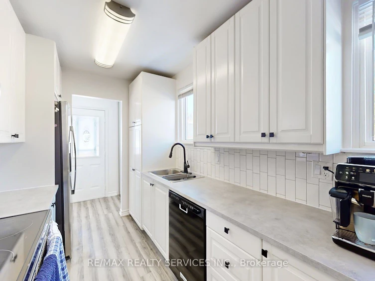 10 Minton Place, Brampton, ON, L6S 2S7 - 9